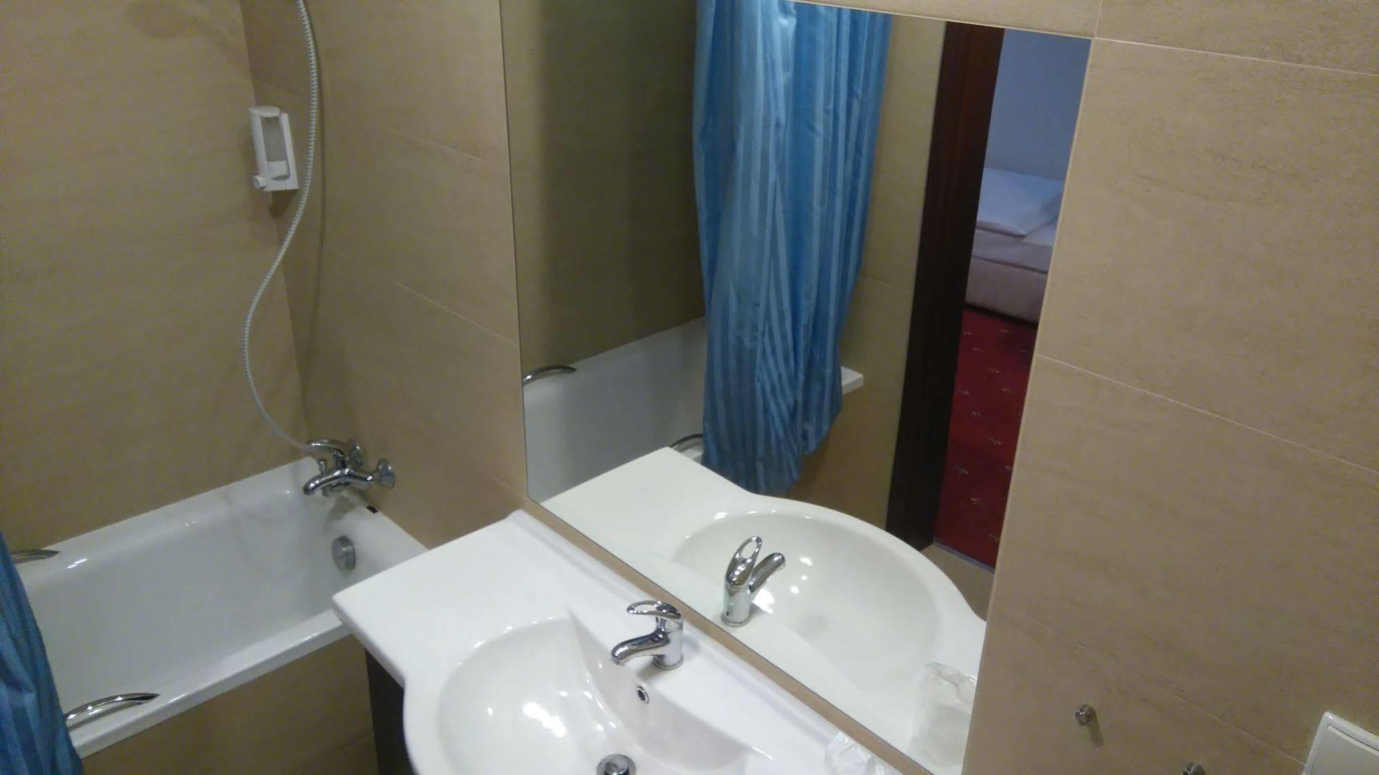Hotel San Remo Zgierz Eksteriør billede
