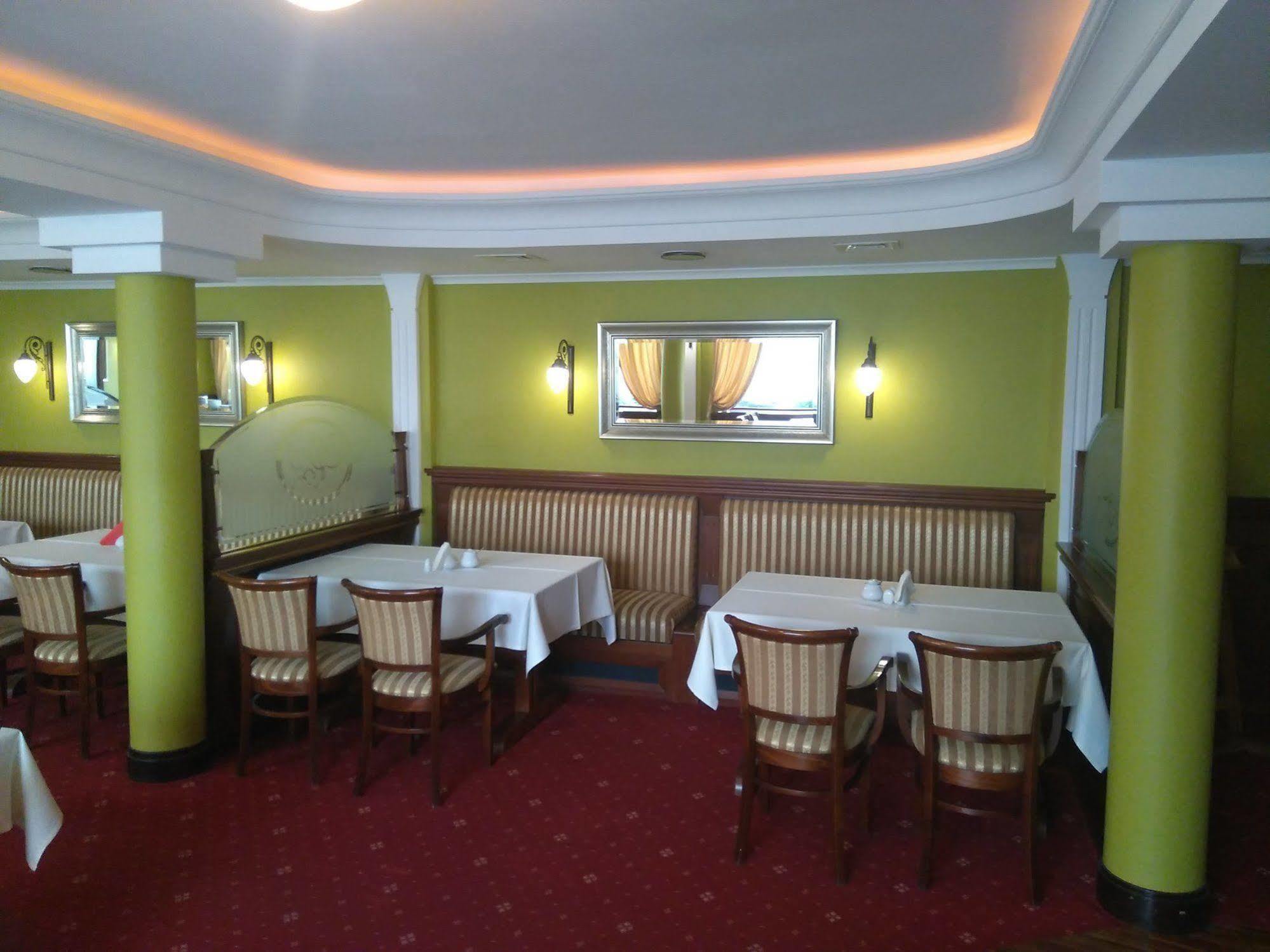 Hotel San Remo Zgierz Eksteriør billede